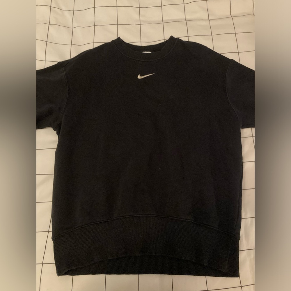 nike center swoosh crewneck